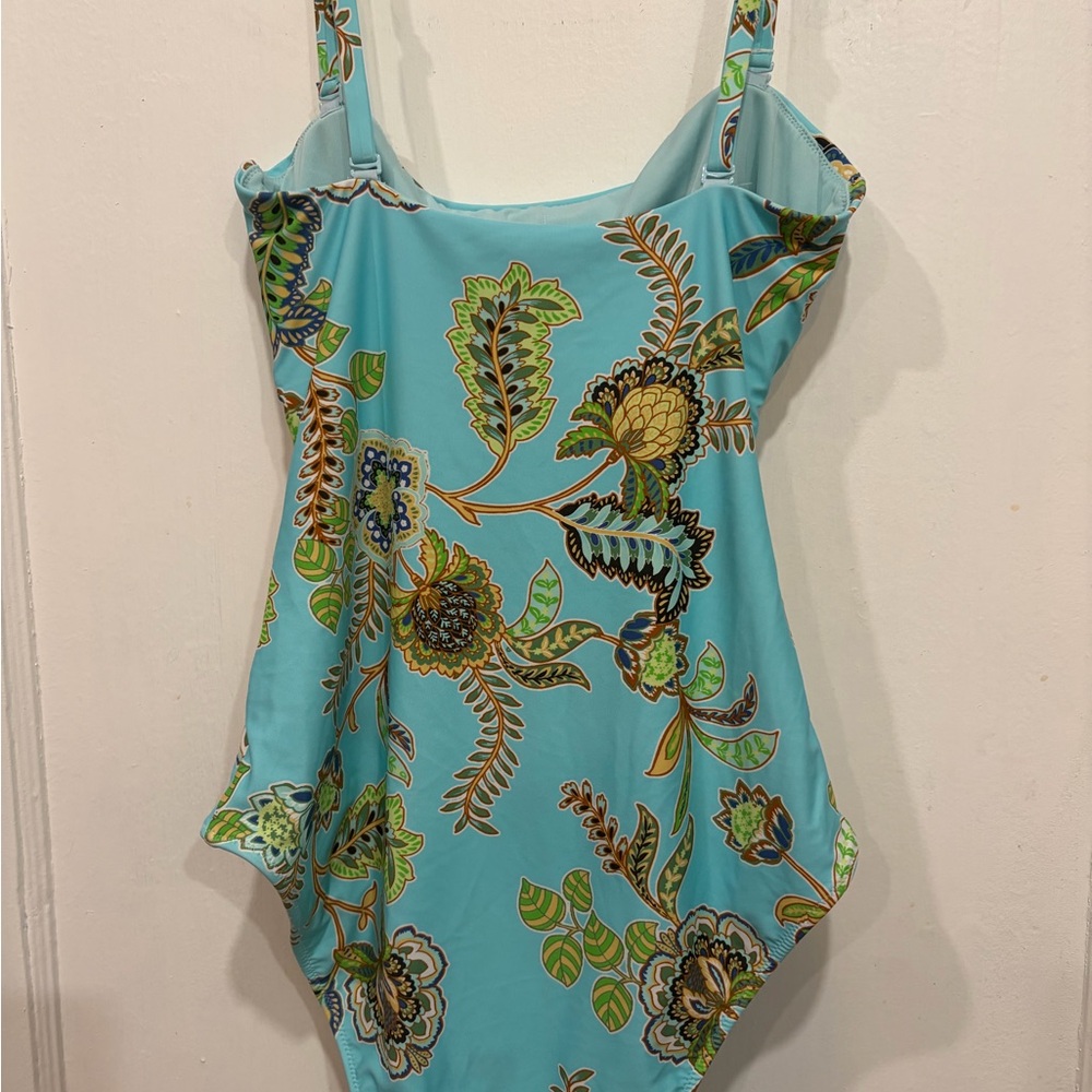 aerie Plunge One-Piece Swimsuit - Picture 3 of 8